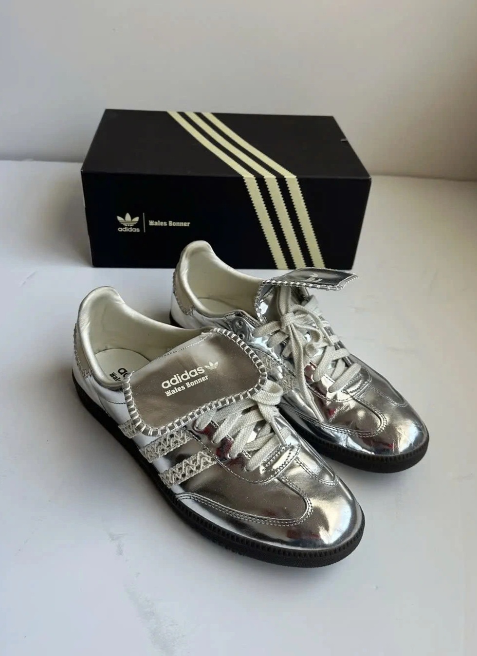 Kiểu giày được ví như trang sức cho chân, khiến Gen Z đặc biệt yêu thích - 5 Kiểu giày được ví như trang sức cho chân, khiến Gen Z đặc biệt yêu thích - 5