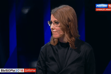 Ứng cử viên tổng thống Nga tạt nước, cãi nhau khi tranh luận trên truyền hình