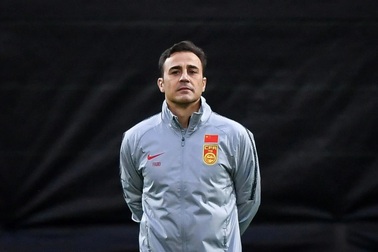 Huyền thoại Cannavaro bênh vực HLV Li Tie của đội tuyển Trung Quốc