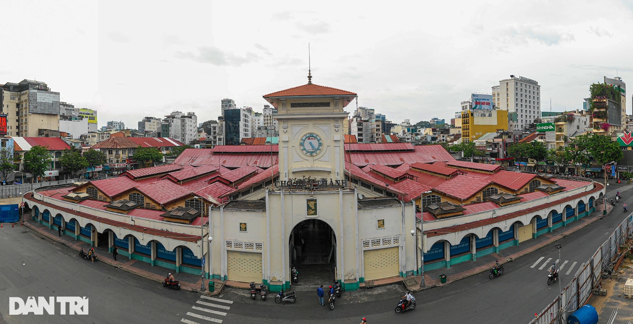 Chợ Bến Thành xuống cấp như thế nào trước ngày được cải tạo toàn bộ? - 2 Chợ Bến Thành xuống cấp như thế nào trước ngày được cải tạo toàn bộ? - 2