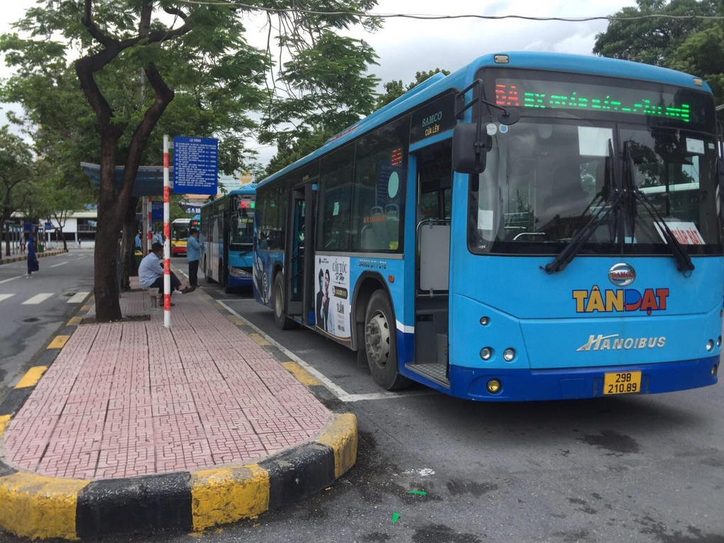 Giá vé và dịch vụ của buýt công cộng Hà Nội - 2 Giá vé và dịch vụ của buýt công cộng Hà Nội - 2