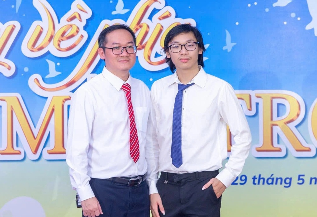 Chuyện bất ngờ sau hình ảnh nam sinh dắt em gái đến trường thi - 3 Chuyện bất ngờ sau hình ảnh nam sinh dắt em gái đến trường thi - 3