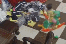 Clip cảnh báo tai nạn từ món đồ chơi quen thuộc của trẻ gây sốt tuần qua