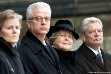 Con trai cố tổng thống Đức bị đâm chết khi đang giảng bài