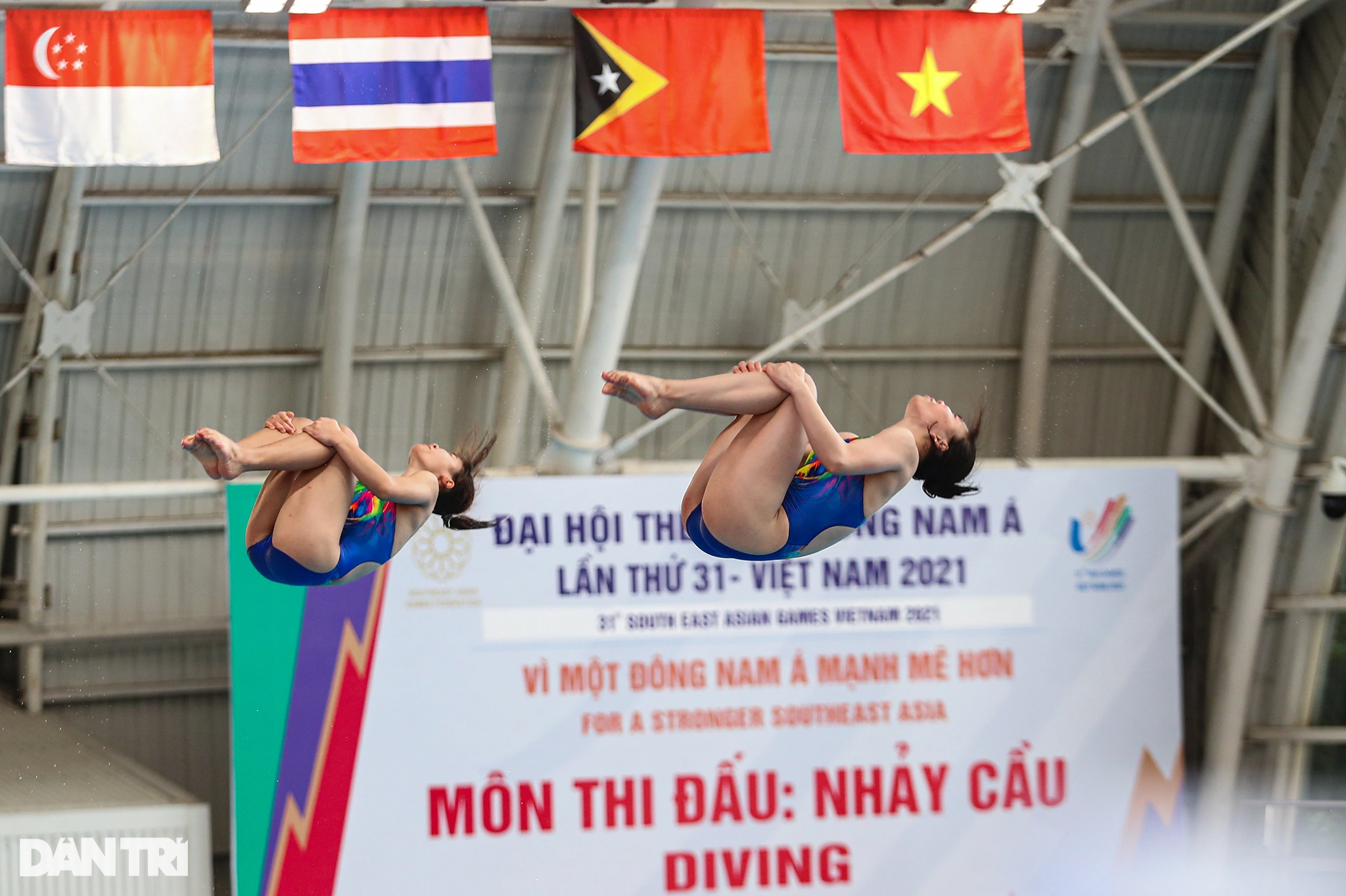 Khoảnh khắc VĐV Phương Mai òa khóc sau khi giành HCB môn nhảy cầu - 1 Khoảnh khắc VĐV Phương Mai òa khóc sau khi giành HCB môn nhảy cầu - 1