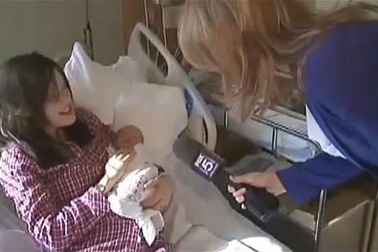 Sinh con giữa phố ở New York