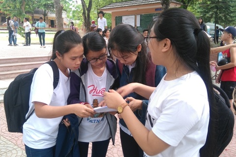 Những trăn trở xung quanh việc cấm dạy thêm trong trường học