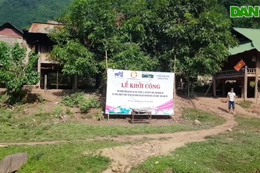 Có "Cầu Dân trí", dân bản Na Kho không còn run sợ khi vượt suối