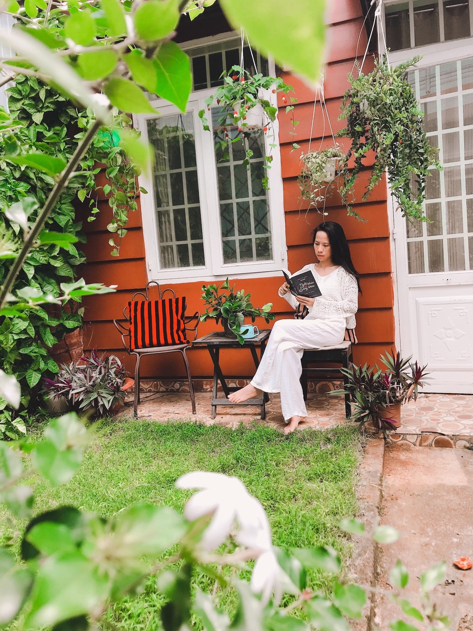 Đóng cửa chuỗi cửa hàng kinh doanh, cô gái ở Lâm Đồng về quê trồng hoa, đọc sách - 8 Đóng cửa chuỗi cửa hàng kinh doanh, cô gái ở Lâm Đồng về quê trồng hoa, đọc sách - 8