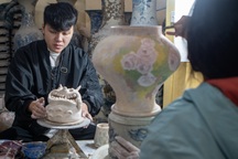 Ngã rẽ của chàng trai mở "tiệm gớm", làm gốm xấu lạ ở làng nghề Bát Tràng