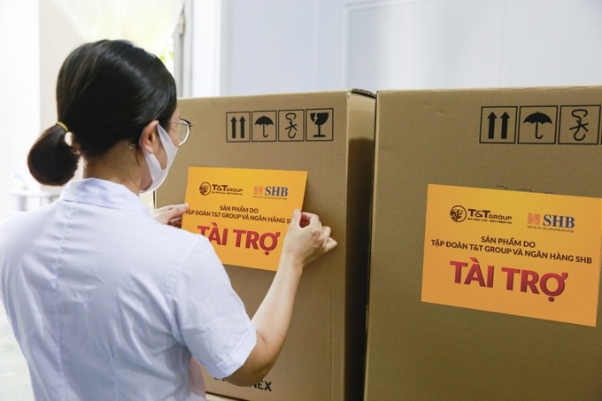 150.000 bộ kit xét nghiệm test nhanh Tập đoàn T&T Group và Ngân hàng SHB tài trợ tỉnh Hải Dương là loại kit test kháng nguyên SARS-CoV-2 BIOCREDIT COVID-19 Ag do hãng Rapigen Inc (Hàn Quốc) sản xuất, trị giá gần 7 tỷ đồng.