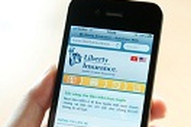 Mua bảo hiểm trực tuyến, đổ xăng miễn phí