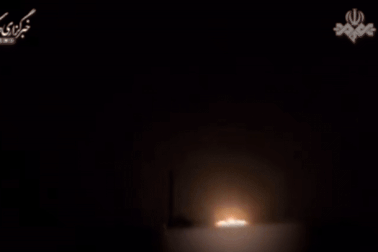 Lá chắn thép Patriot Mỹ đối đầu tên lửa Iran trong trận chiến nảy lửa