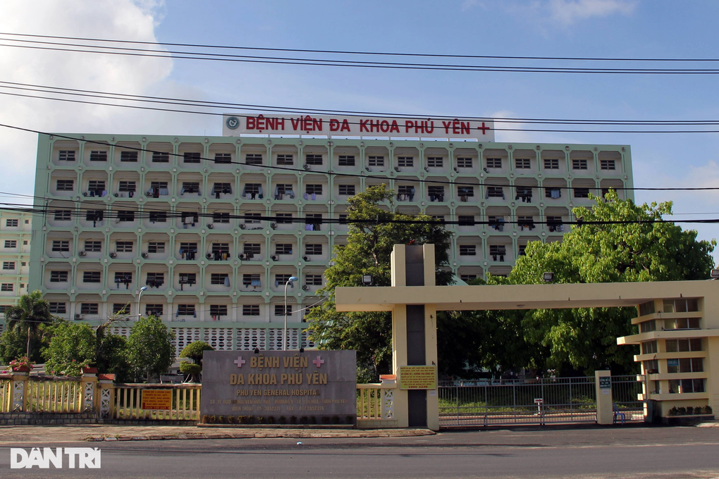Cảnh cáo nguyên Giám đốc Bệnh viện Phú Yên liên quan vụ Việt Á - 1 Cảnh cáo nguyên Giám đốc Bệnh viện Phú Yên liên quan vụ Việt Á - 1