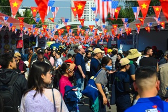 Hàng nghìn người tham gia Ngày hội hữu nghị Việt - Mỹ ở Hà Nội