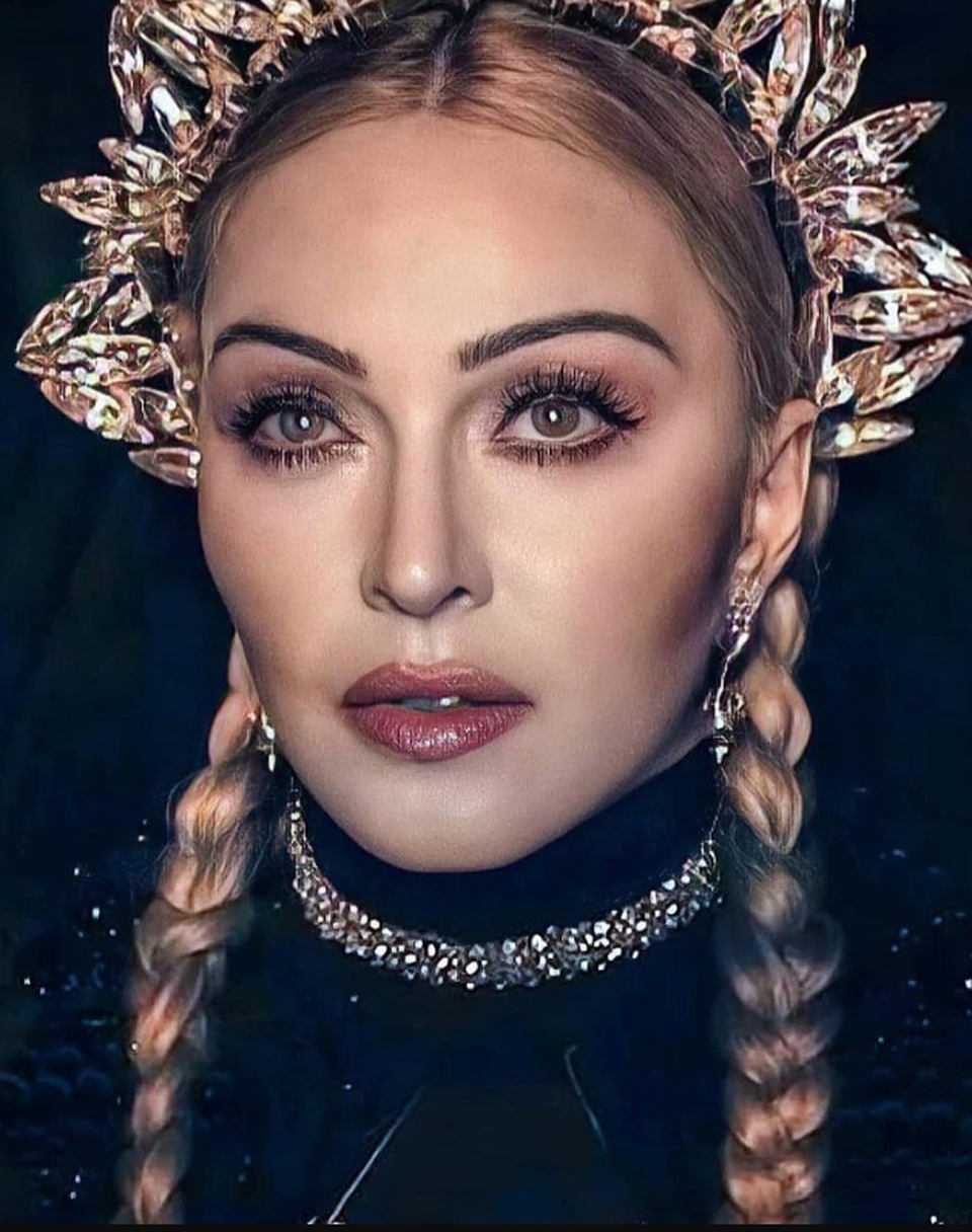 Choáng với ảnh hở bạo của diva 63 tuổi Madonna - 6 Choáng với ảnh hở bạo của diva 63 tuổi Madonna - 6
