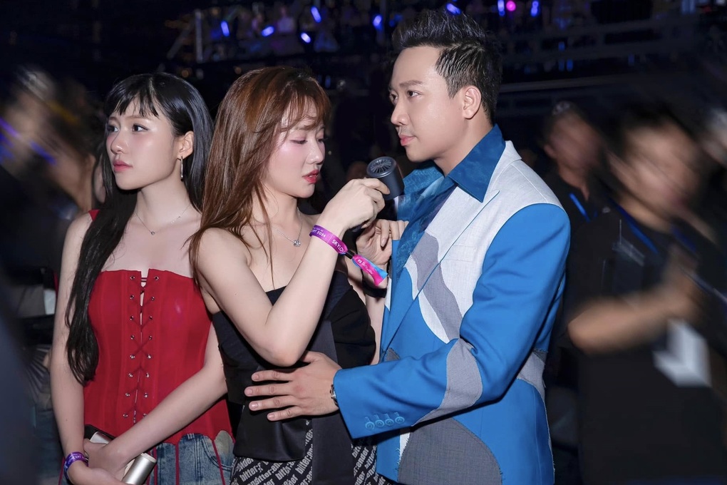 Trấn Thành - Hari Won: 8 năm vượt thị phi, tin nhắn ngọt ngào gây sốt - 4 Trấn Thành - Hari Won: 8 năm vượt thị phi, tin nhắn ngọt ngào gây sốt - 4