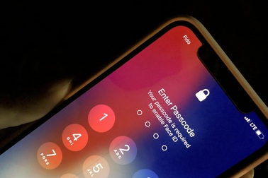 FBI vẫn phải thuê hacker để mở khóa điện thoại