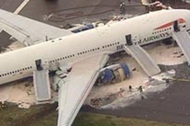 Anh: Máy bay đâm xuống đường băng tại phi trường Heathrow