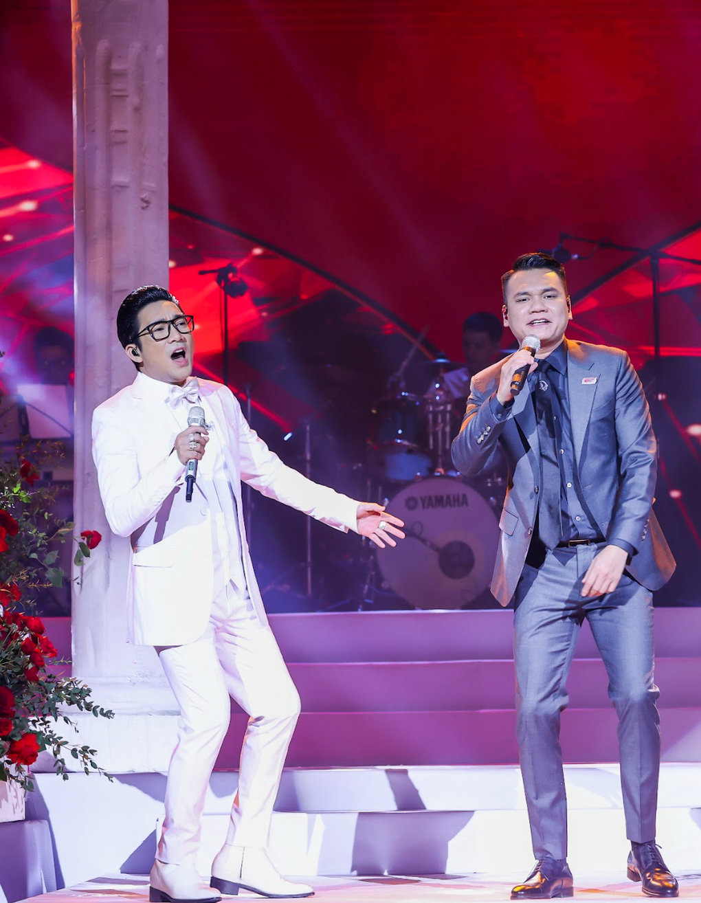Diva Mỹ Linh bóc phốt Quang Hà ngay trên sân khấu - 2 Diva Mỹ Linh bóc phốt Quang Hà ngay trên sân khấu - 2