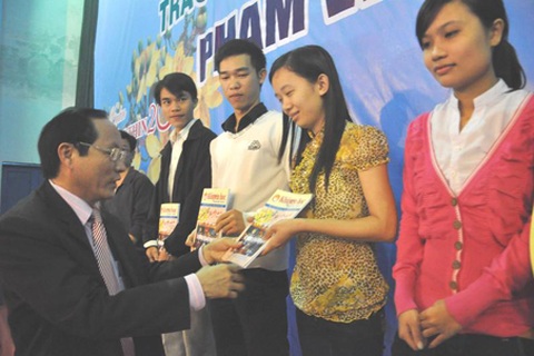 6 tháng, Quảng Ngãi tiếp sức gần 1.500 HS nghèo vượt khó