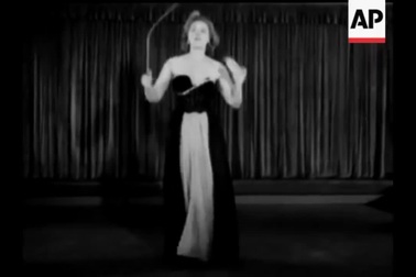 Joan Rhodes - nữ lực sĩ khỏe mạnh và duyên dáng nhất