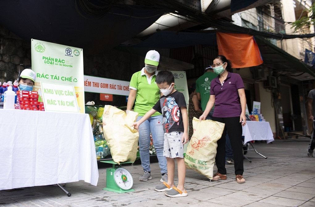 Mô hình giúp Unilever Việt Nam phân loại, thu gom 12.000 tấn rác thải nhựa - 1 Mô hình giúp Unilever Việt Nam phân loại, thu gom 12.000 tấn rác thải nhựa - 1