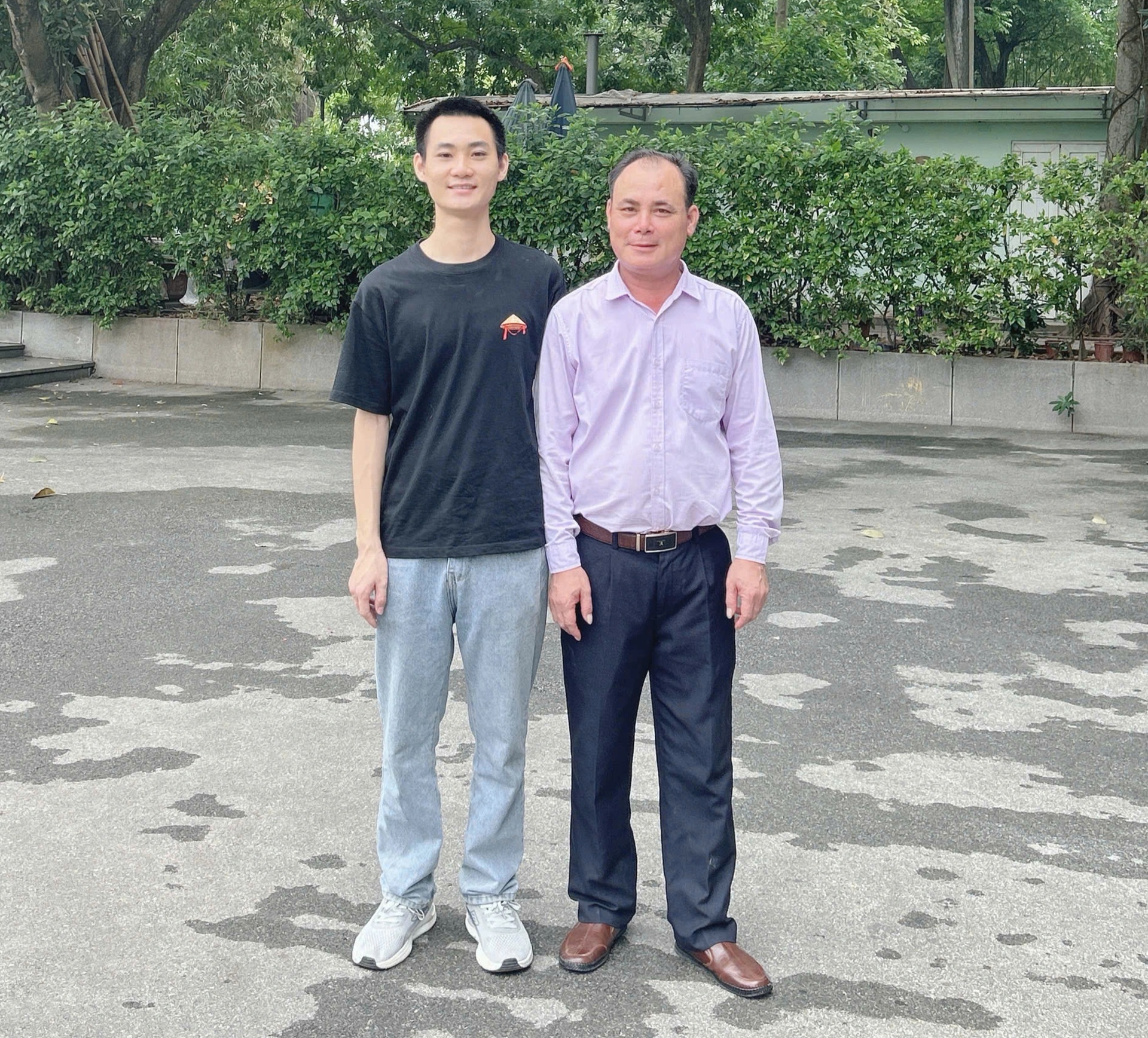 Thay bố mẹ viết giấc mơ đi học, nam sinh tốt nghiệp xuất sắc ĐH Bách khoa - 4 Thay bố mẹ viết giấc mơ đi học, nam sinh tốt nghiệp xuất sắc ĐH Bách khoa - 4