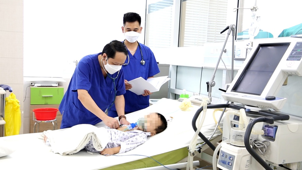 Bé trai đột ngột quấy khóc rồi phải thở máy: Bất ngờ với thủ phạm - 1 Bé trai đột ngột quấy khóc rồi phải thở máy: Bất ngờ với thủ phạm - 1
