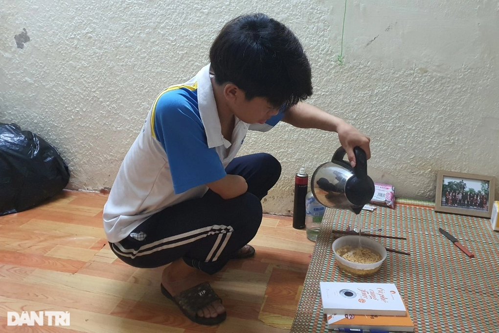 Chàng sinh viên người Dao bị móc mất 10 triệu đồng đóng học - 4 Chàng sinh viên người Dao bị móc mất 10 triệu đồng đóng học - 4