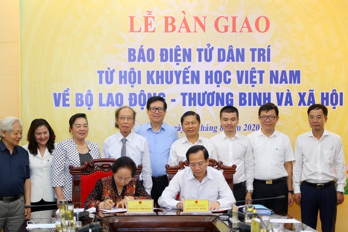 Bàn giao báo Dân trí về trực thuộc Bộ Lao động - Thương binh và Xã hội - Ảnh 3. Bàn giao báo Dân trí về trực thuộc Bộ Lao động - Thương binh và Xã hội - Ảnh 3.