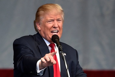 Ông Trump giận dữ mắng phóng viên vì hỏi khó