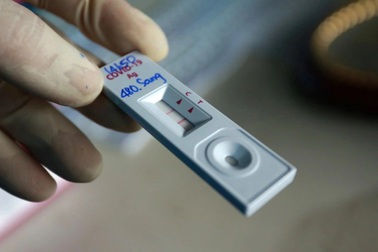 Vụ trừ lương vì tiền test Covid: Phòng khám chưa được cấp phép xét nghiệm