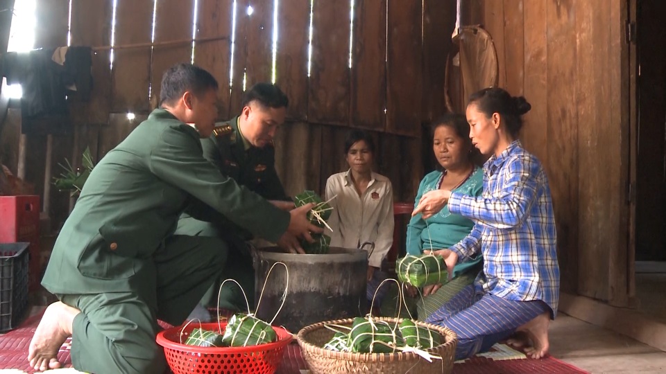 Tết đầm ấm của đồng bào người Rục nơi biên giới - 8 Tết đầm ấm của đồng bào người Rục nơi biên giới - 8