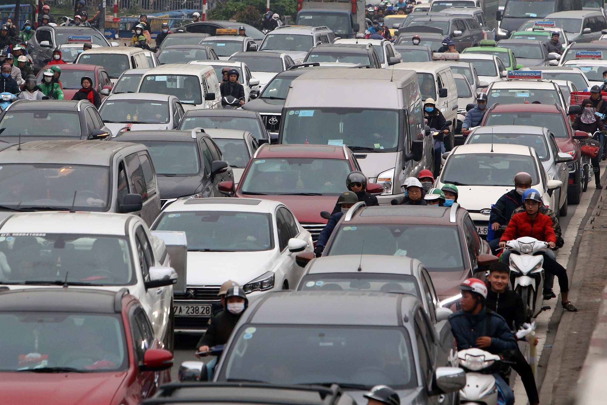 Hà Nội: Đường phố giáp Tết kẹt cứng - 15 Hà Nội: Đường phố giáp Tết kẹt cứng - 15