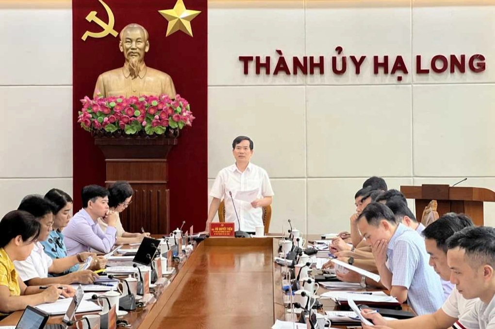 Tạm đình chỉ công tác Giám đốc BQL dự án đầu tư xây dựng TP Hạ Long - 1 Tạm đình chỉ công tác Giám đốc BQL dự án đầu tư xây dựng TP Hạ Long - 1