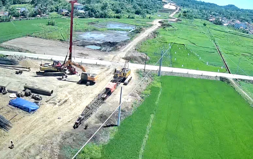 Đảm bảo vận hành lưới điện khi thi công cao tốc Bắc - Nam tại Phú Yên - 1 Đảm bảo vận hành lưới điện khi thi công cao tốc Bắc - Nam tại Phú Yên - 1