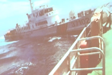 Trung Quốc ngang nhiên phủ nhận tấn công tàu Việt Nam, nói muốn đàm phán