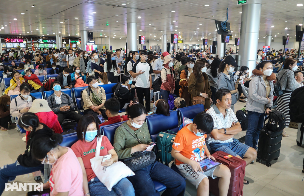 Hãng bay hủy chuyến phải bồi thường, bố trí việc ăn nghỉ cho khách - 1 Hãng bay hủy chuyến phải bồi thường, bố trí việc ăn nghỉ cho khách - 1