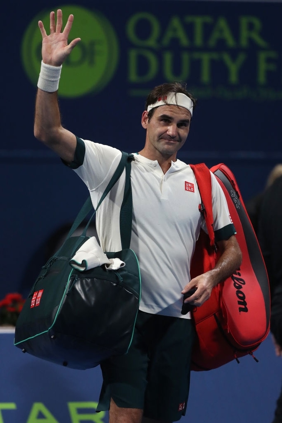 Federer bất ngờ trở lại sân đất nện trước thềm Roland Garros - 2