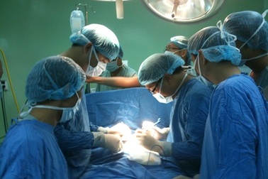 Phẫu thuật miễn phí cho 30 trẻ bị sứt môi hở vòm 