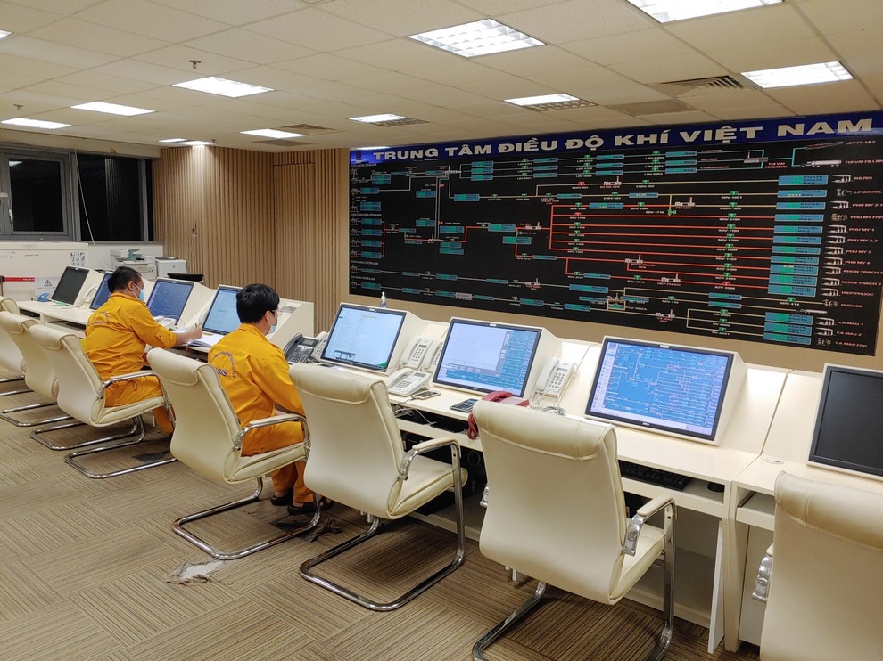 Petrovietnam: Điểm sáng trong bức tranh kinh tế nửa đầu năm - 4 Petrovietnam: Điểm sáng trong bức tranh kinh tế nửa đầu năm - 4