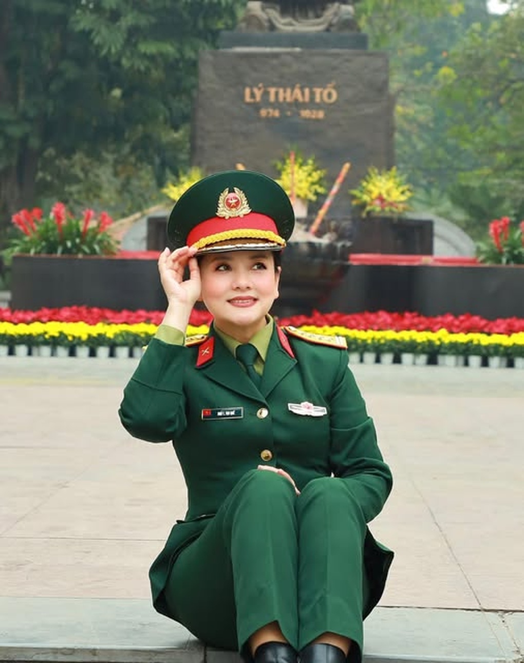NSND Thu Quế tuổi 56: Được nâng lương Đại tá lần 2, hôn nhân viên mãn - 1 NSND Thu Quế tuổi 56: Được nâng lương Đại tá lần 2, hôn nhân viên mãn