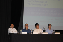 Trăn trở con gái lớp 3 viết “khu phố dậy từ 5h sáng nhặt rác vì môi trường”