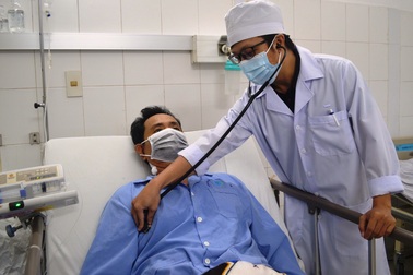 Một bệnh nhân suy tim nặng và viêm ruột thừa được phẫu thuật thành công