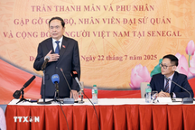 Chủ tịch Quốc hội Trần Thanh Mẫn gặp gỡ cộng đồng người Việt Nam tại Senegal