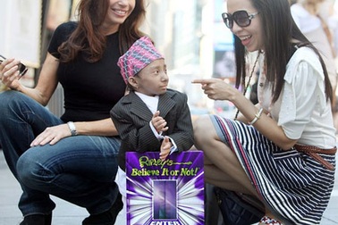 Chàng trai nhỏ bé nhất thế giới dạo chơi New York