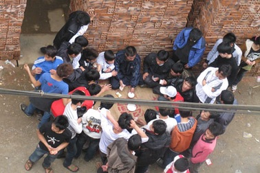 Sới bạc rộn ràng cùng lễ hội đầu xuân