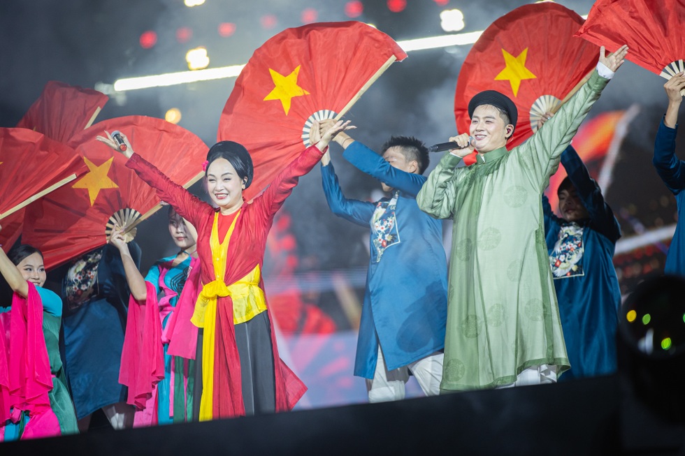 Từ cơn sốt concert yêu nước đến sản phẩm chiến lược lan tỏa quốc tế - 5 Từ cơn sốt concert yêu nước đến sản phẩm chiến lược lan tỏa quốc tế - 5
