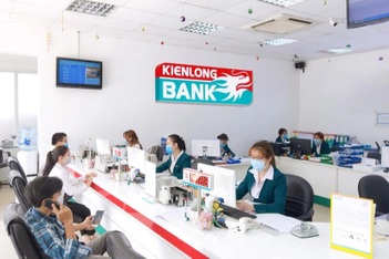 Một ngân hàng thông báo chấm dứt hoạt động 10 phòng giao dịch